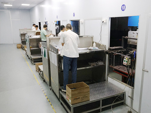 固態(tài)硅膠成型二部